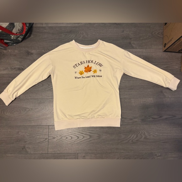 Gilmore Girls Stars Hollow Sweater - Picture 1 of 5